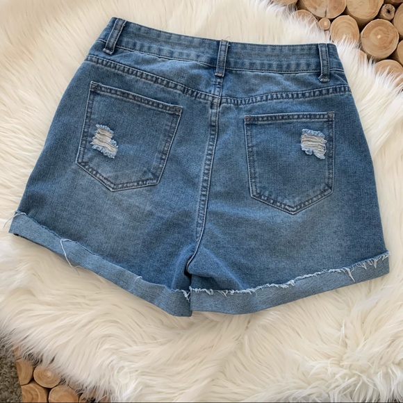 MISSLOOK Button Fly Denim Shorts. - Picture 2 of 4